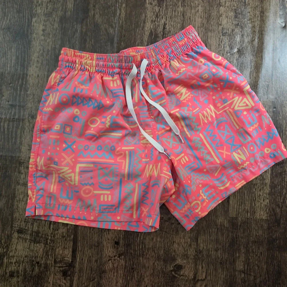 CHUBBIES Swim Trunks Mens Small Pink Retro Geometric Tribal Print 5.5